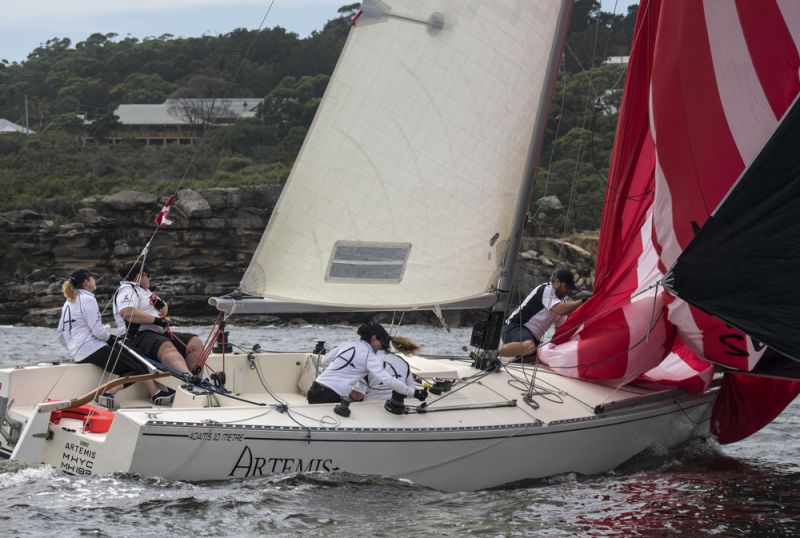 Tracy Richardson and her mainly female crew on Artemis   Margaret Fraser Martin pic   SHR